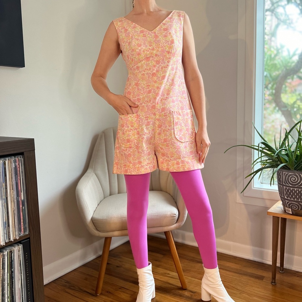 Vintage Pink Romper, Midcentury Women’s Floral Playsuit - Picture 7 of 10